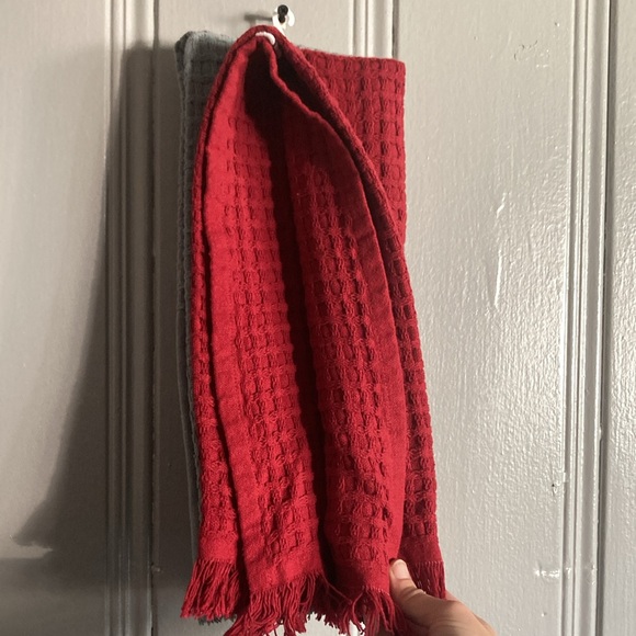 NWT- Gray Making Spirits Bright Farmtruck & Solid Red Waffle Knit- Towels 18x28 - Picture 14 of 17